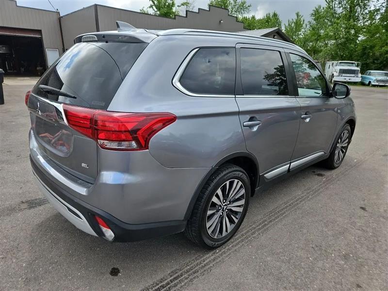 Mitsubishi Outlander SEL AWD 2020