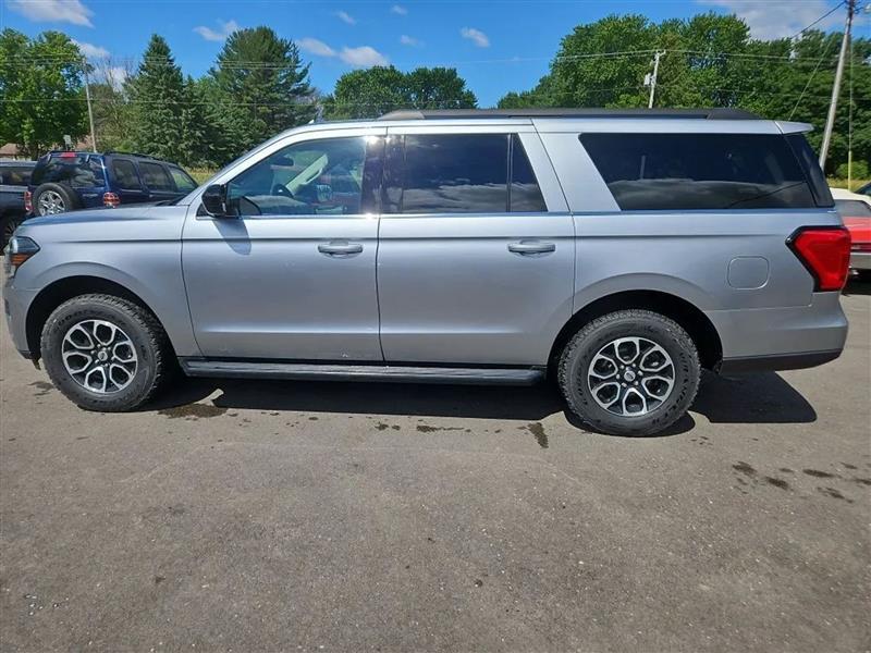 Ford Expedition EL XL 4WD 2023