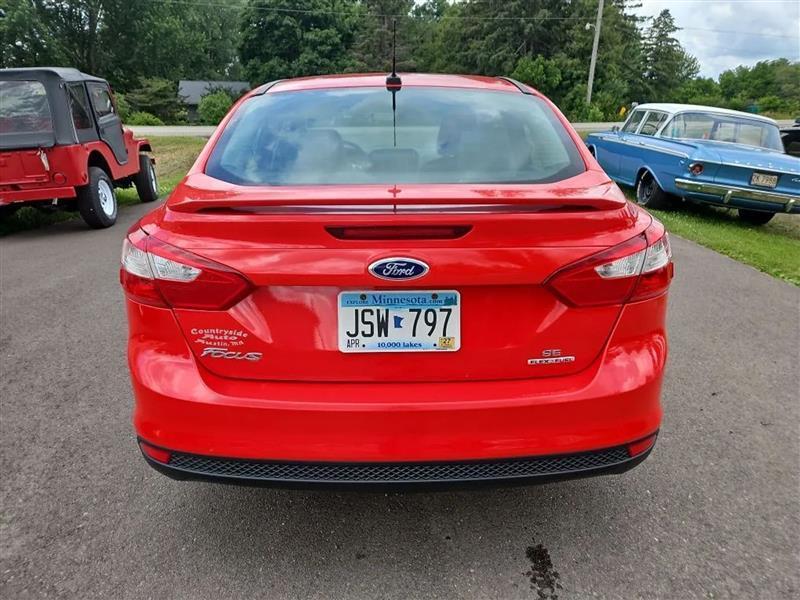 Ford Focus SE Sedan 2013