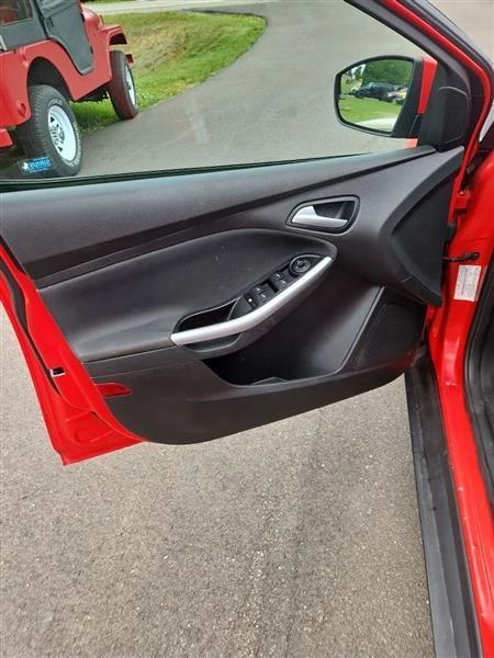 Ford Focus SE Sedan 2013