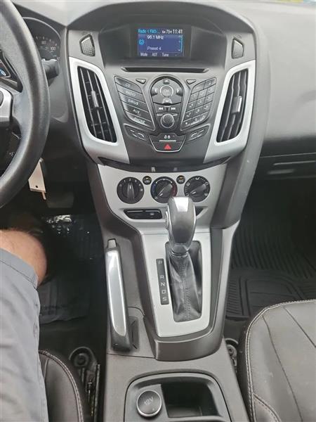 Ford Focus SE Sedan 2013