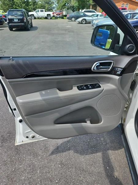 Jeep Grand Cherokee Laredo 4WD 2012