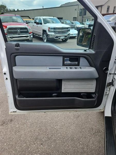 Ford F-150 XL SuperCab 6.5-ft. Bed 2WD 2012