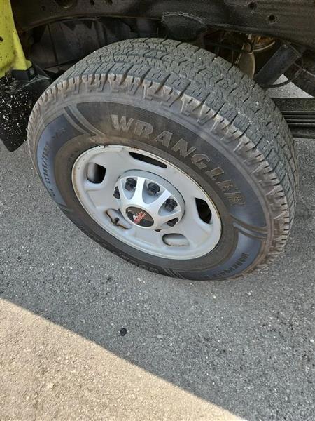 GMC Sierra 2500HD Base Long Box 2WD 2016