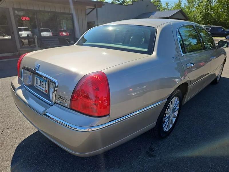 Lincoln Town Car Signature 2006