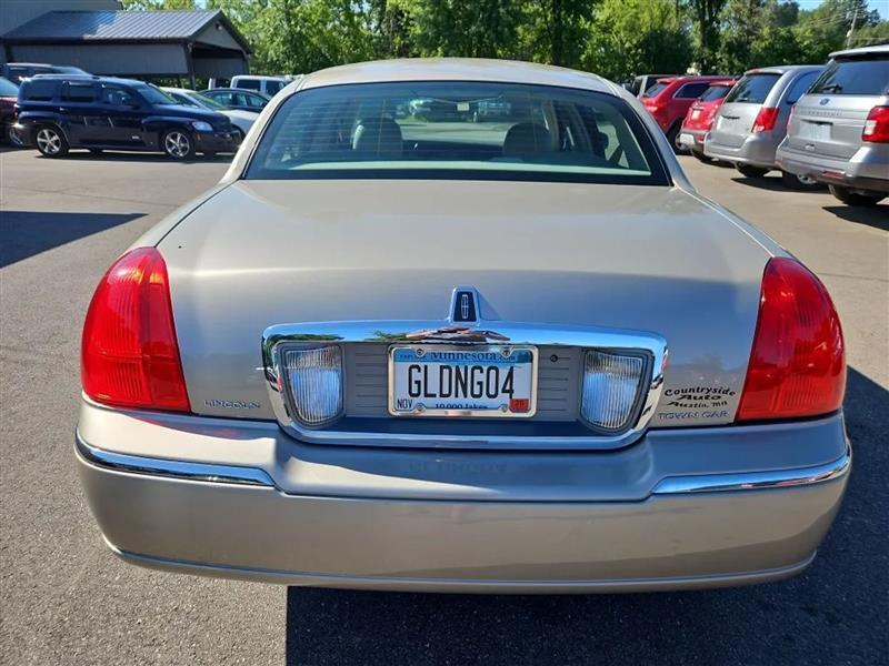 Lincoln Town Car Signature 2006