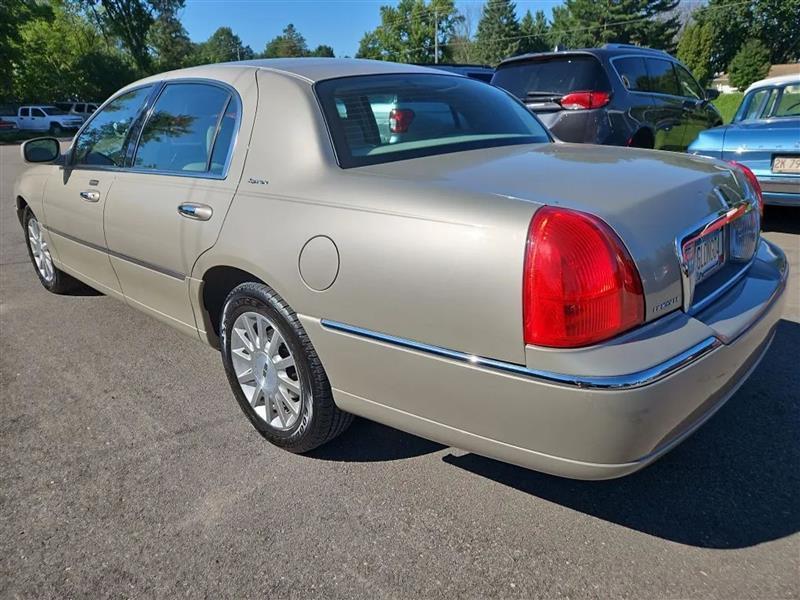 Lincoln Town Car Signature 2006
