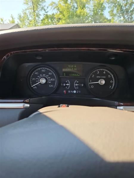 Lincoln Town Car Signature 2006