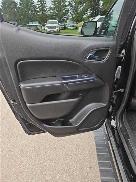 GMC Canyon Denali Crew Cab 4WD Long Box 2017
