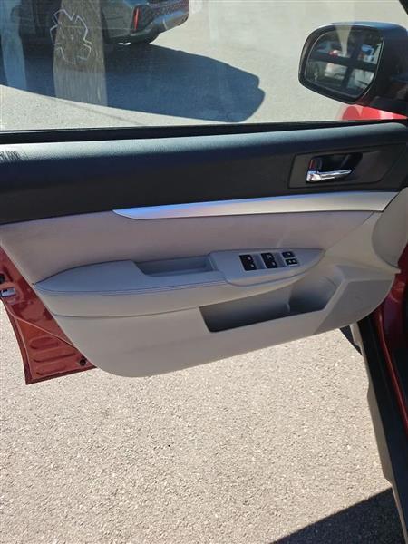 Subaru Outback 2.5i Premium 2013