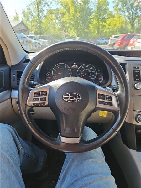 Subaru Outback 2.5i Premium 2013
