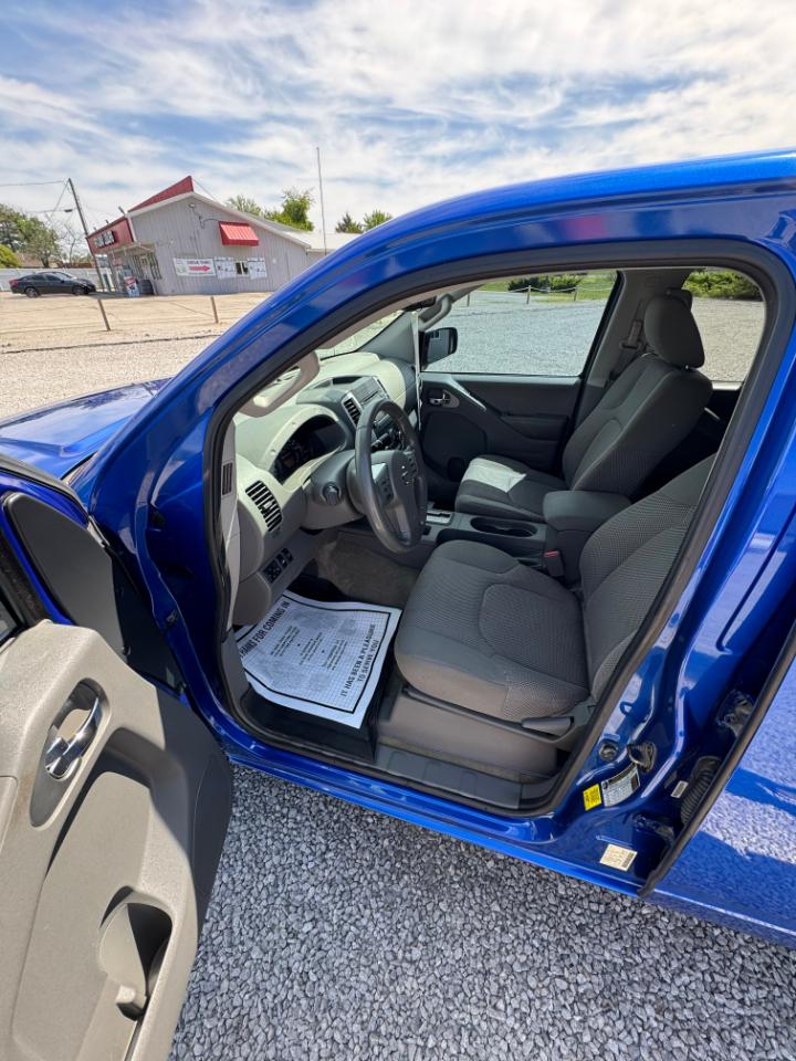Nissan Frontier SV Crew Cab 4WD 2015