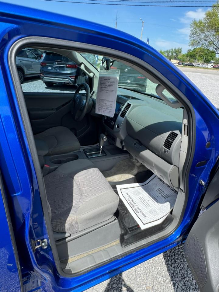 Nissan Frontier SV Crew Cab 4WD 2015