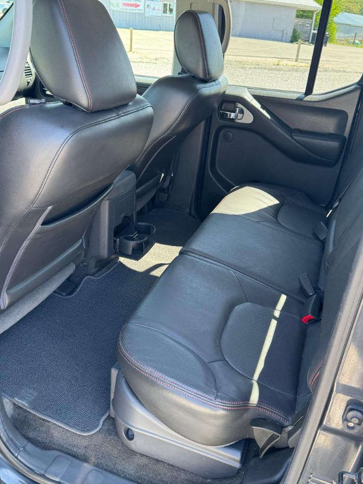 Nissan Frontier SL Crew Cab 4WD 2012