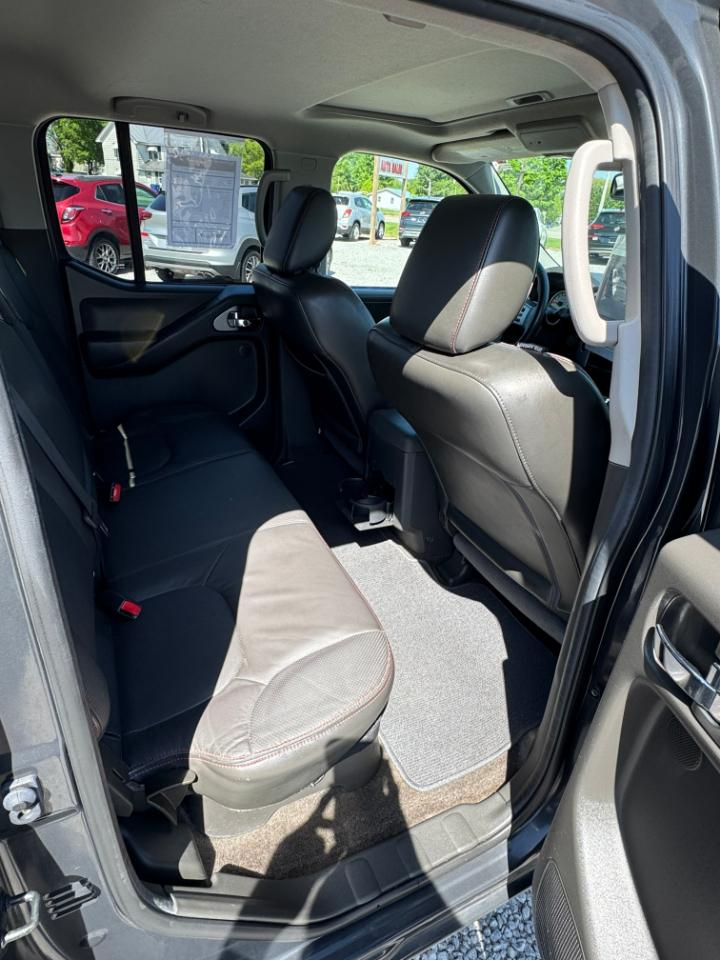 Nissan Frontier SL Crew Cab 4WD 2012