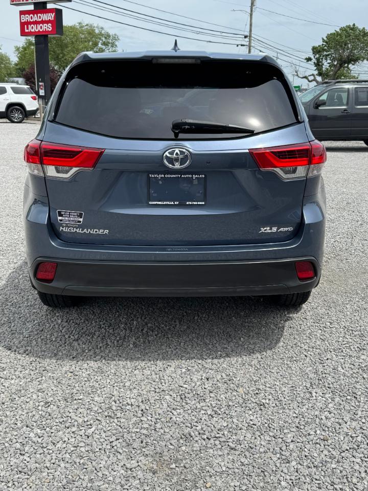 Toyota Highlander XLE AWD V6 2019