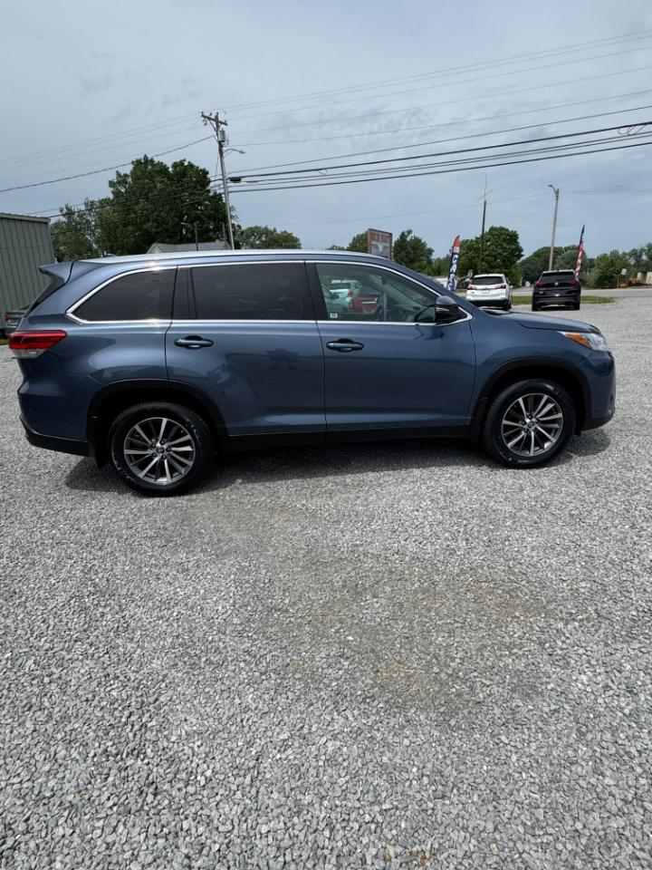 Toyota Highlander XLE AWD V6 2019