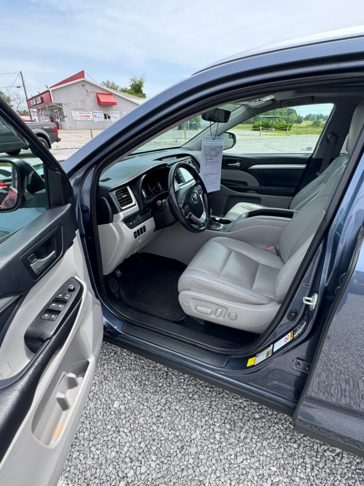 Toyota Highlander XLE AWD V6 2019