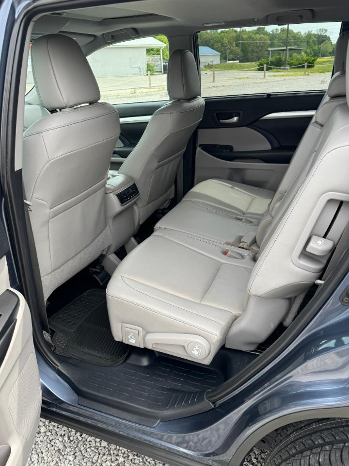 Toyota Highlander XLE AWD V6 2019