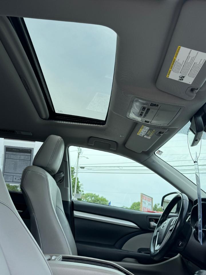 Toyota Highlander XLE AWD V6 2019