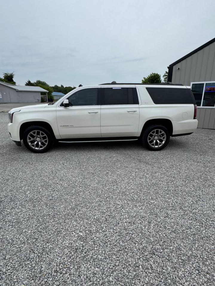 GMC Yukon XL SLT 1/2 Ton 4WD 2015
