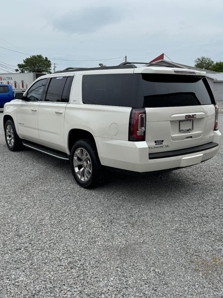 GMC Yukon XL SLT 1/2 Ton 4WD 2015