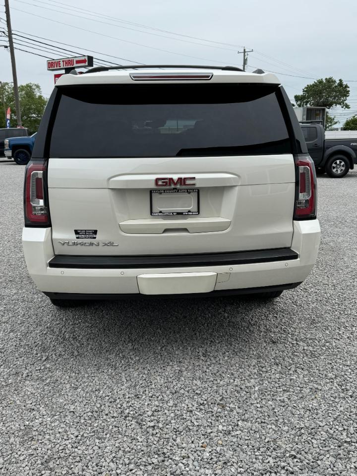 GMC Yukon XL SLT 1/2 Ton 4WD 2015