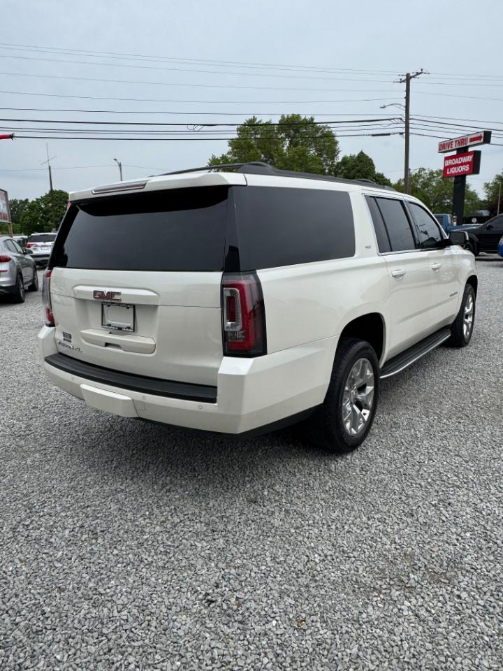 GMC Yukon XL SLT 1/2 Ton 4WD 2015