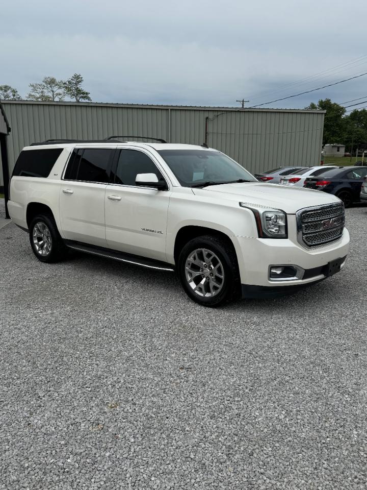 GMC Yukon XL SLT 1/2 Ton 4WD 2015