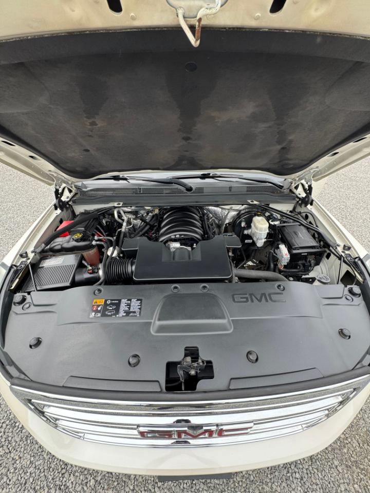 GMC Yukon XL SLT 1/2 Ton 4WD 2015