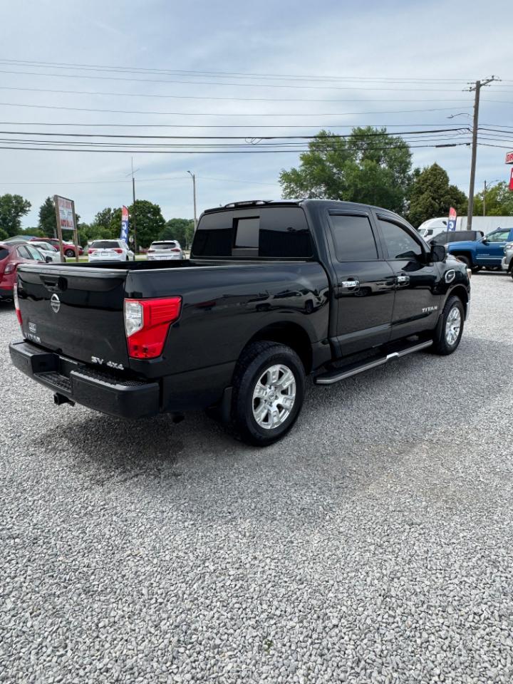 Nissan Titan SV Crew Cab 4WD 2017