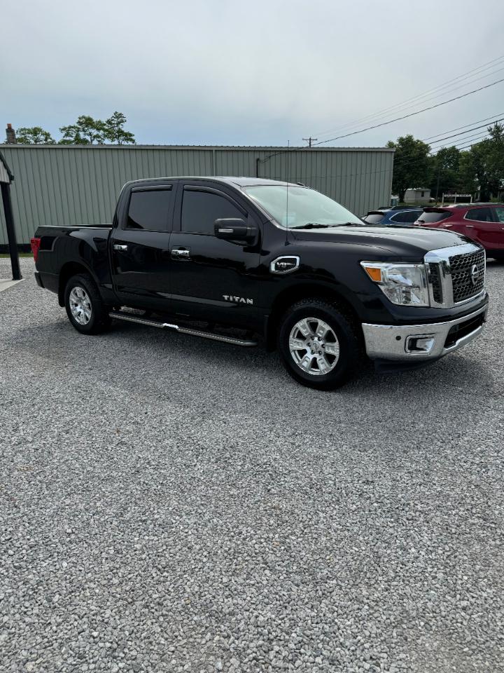 Nissan Titan SV Crew Cab 4WD 2017