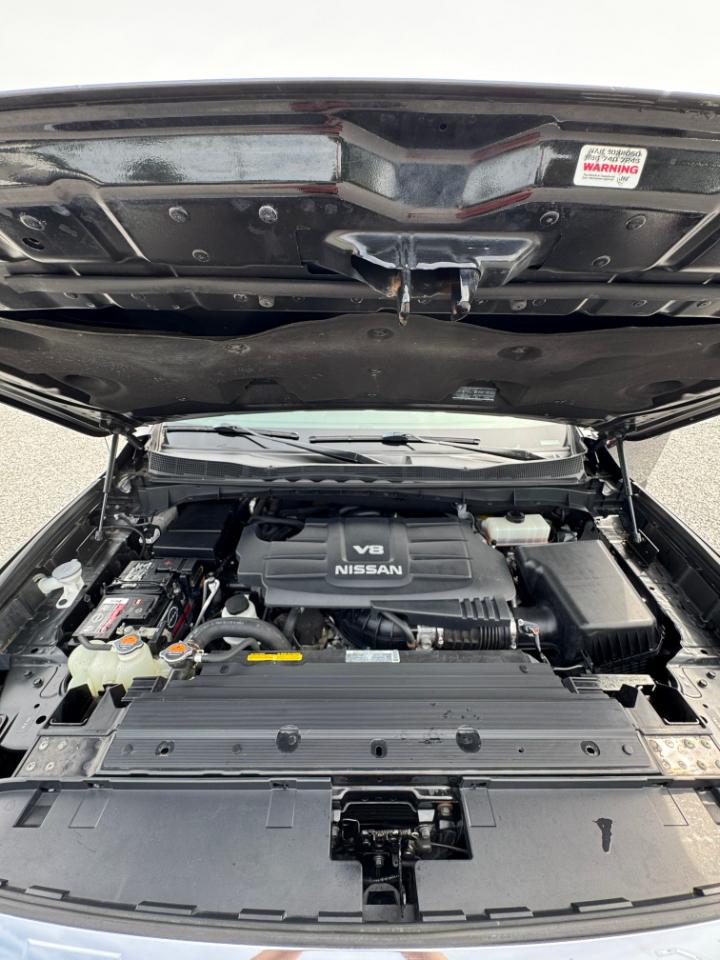 Nissan Titan SV Crew Cab 4WD 2017