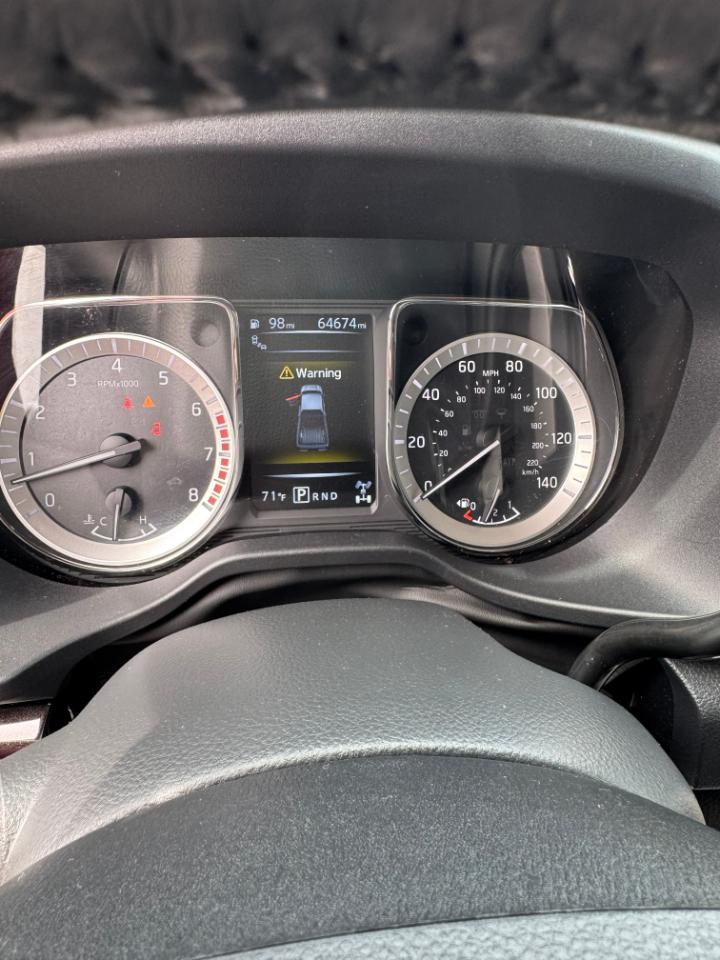 Nissan Titan SV Crew Cab 4WD 2017