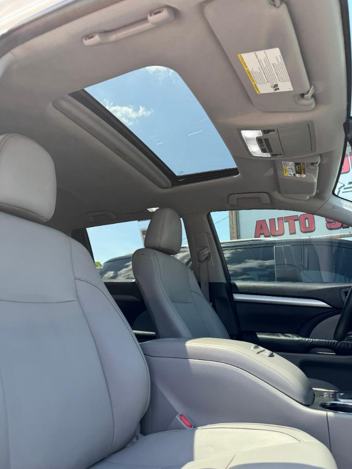 Toyota Highlander XLE AWD V6 2016