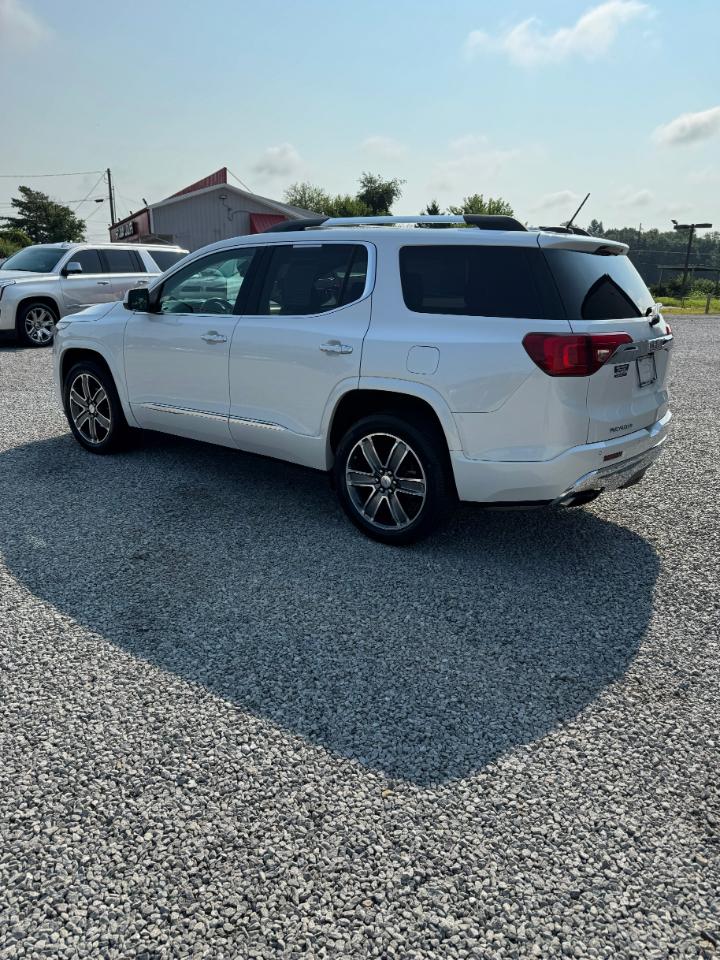 GMC Acadia Denali AWD 2017