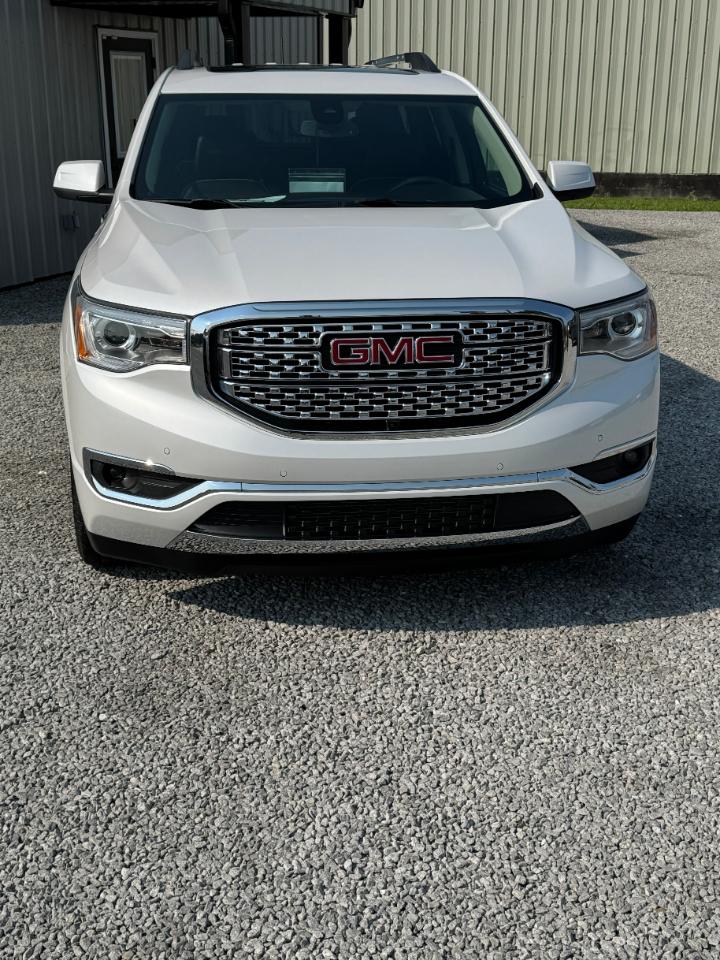 GMC Acadia Denali AWD 2017