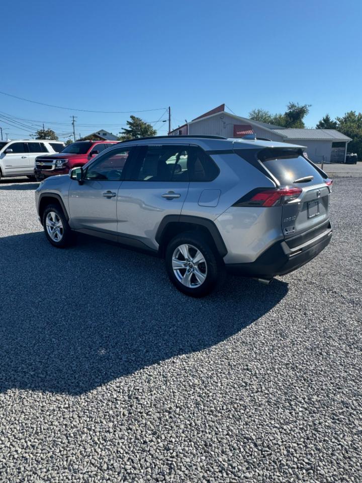 Toyota RAV4 XLE AWD 2021