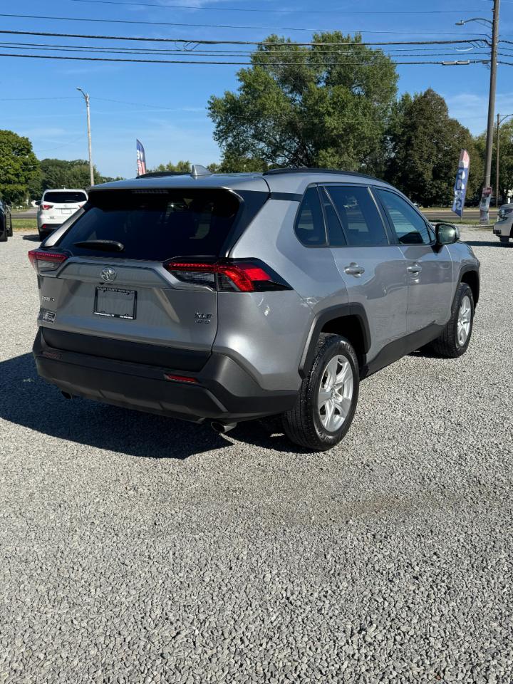Toyota RAV4 XLE AWD 2021