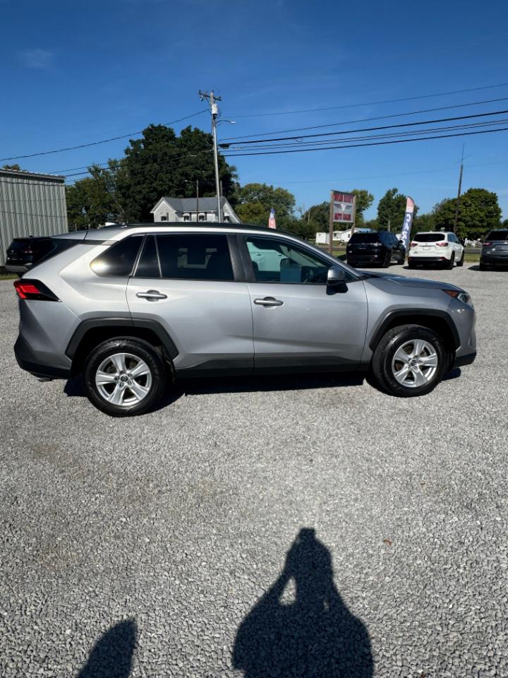 Toyota RAV4 XLE AWD 2021