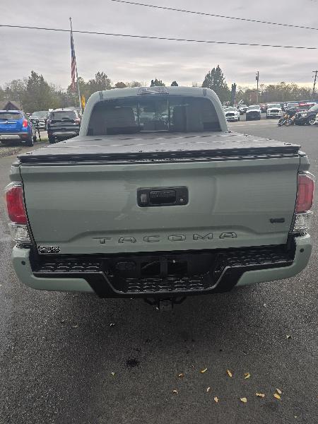 Toyota Tacoma SR5 Double Cab Long Bed V6 6AT 4WD 2022 Toyota Tacoma SR5 Double Cab Long Bed V6 6AT 4WD 2022