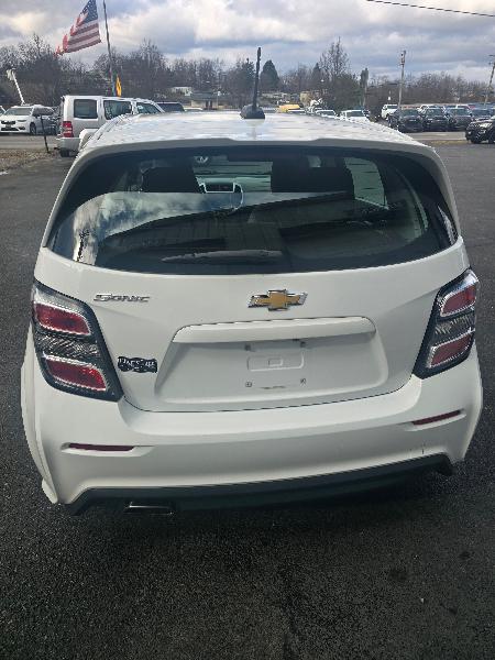 Chevrolet Sonic FL Auto Hatchback 2017