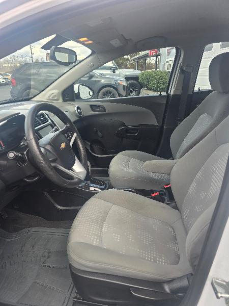 Chevrolet Sonic FL Auto Hatchback 2017