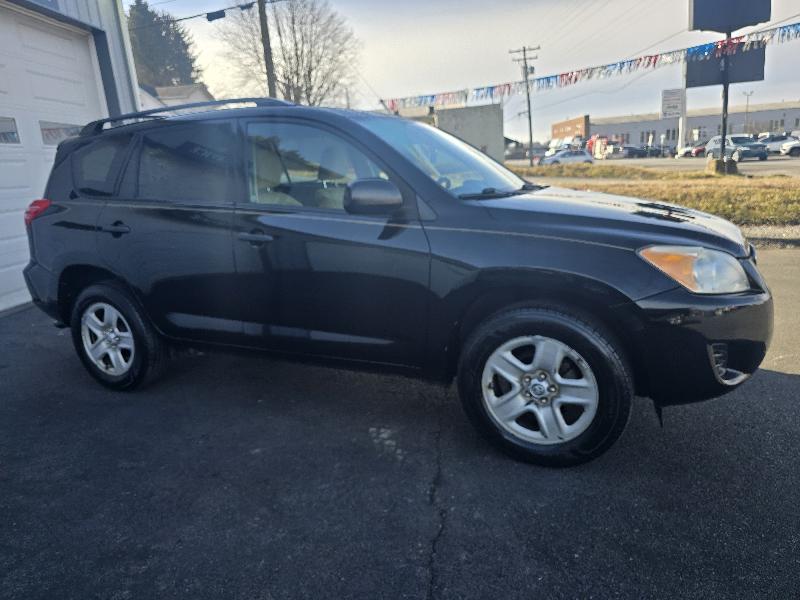 Toyota RAV4 Base I4 4WD 2010