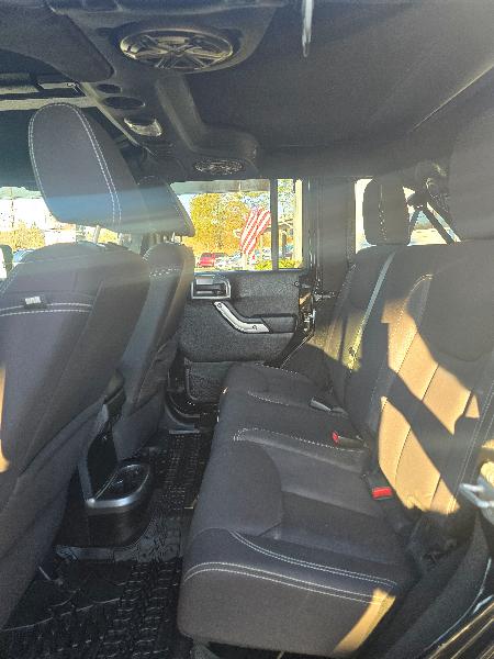 Jeep Wrangler Unlimited Sahara 4WD 2013