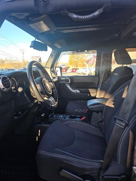 Jeep Wrangler Unlimited Sahara 4WD 2013