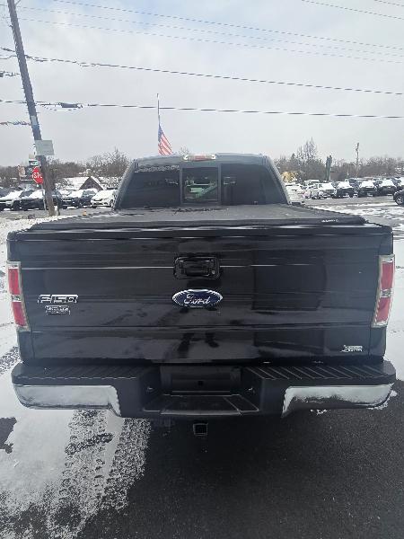 Ford F-150 XL SuperCrew 5.5-ft. Bed 4WD 2010