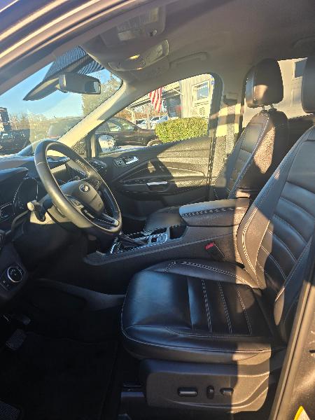 Ford Escape Titanium 4WD 2017