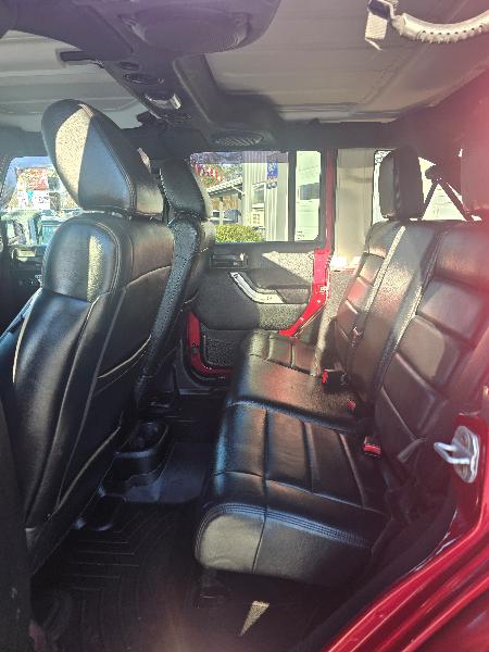 Jeep Wrangler Unlimited Sahara 4WD 2012