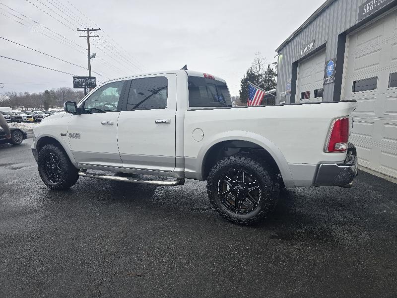 RAM 1500 Laramie Crew Cab SWB 4WD 2016